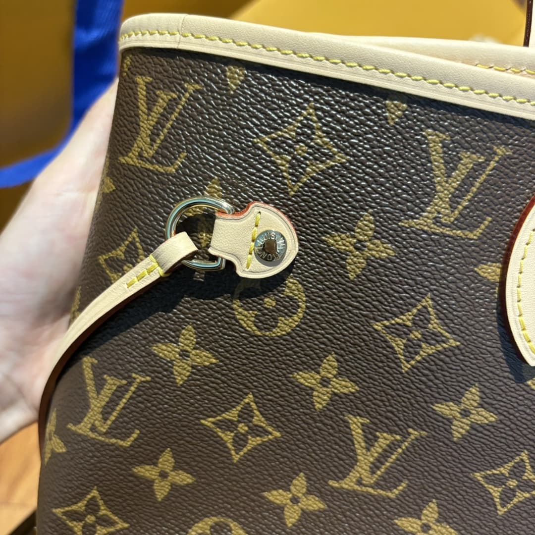 Louis Vuitton Neverfull MM Tote Bag M46987