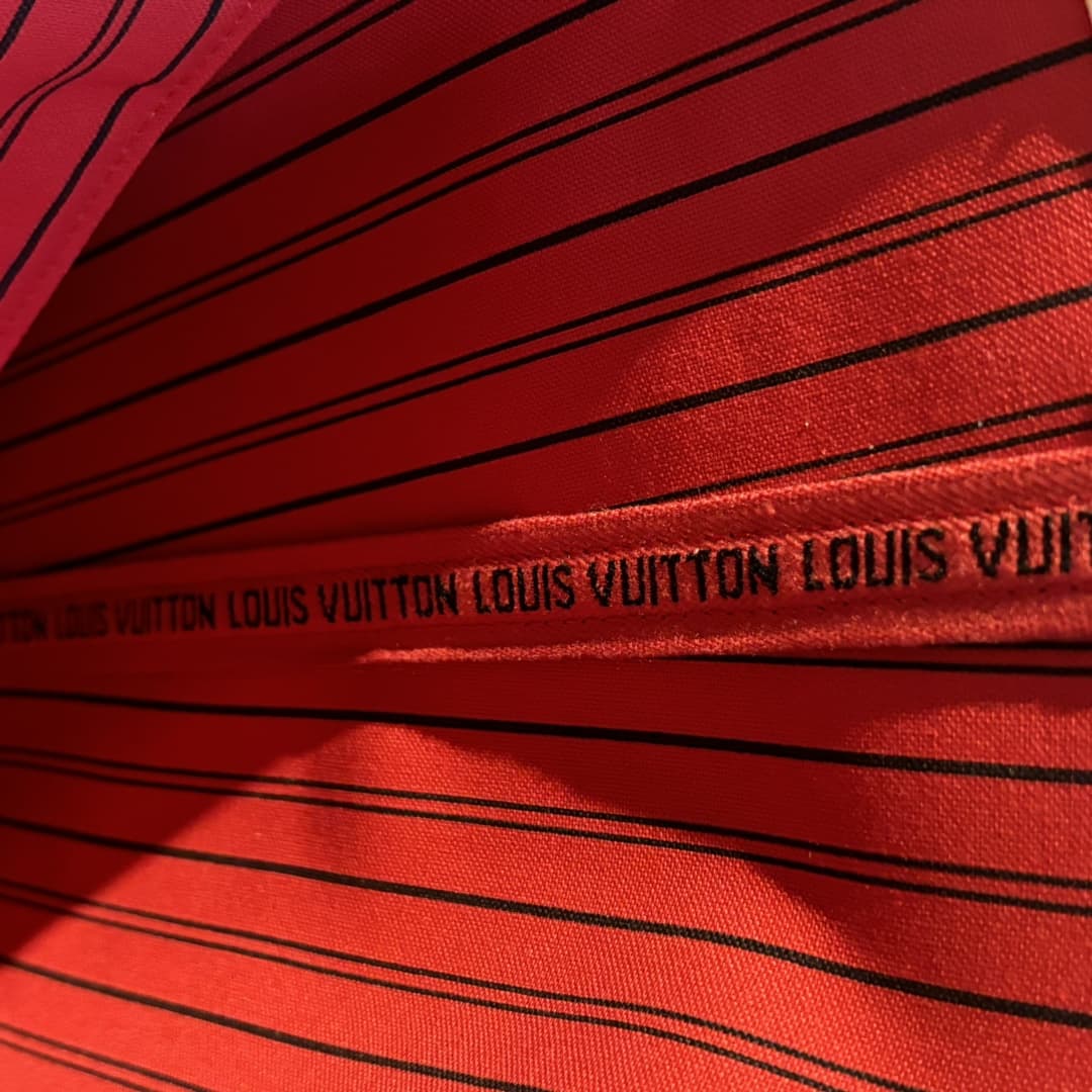 Louis Vuitton Neverfull MM Tote Bag M46987