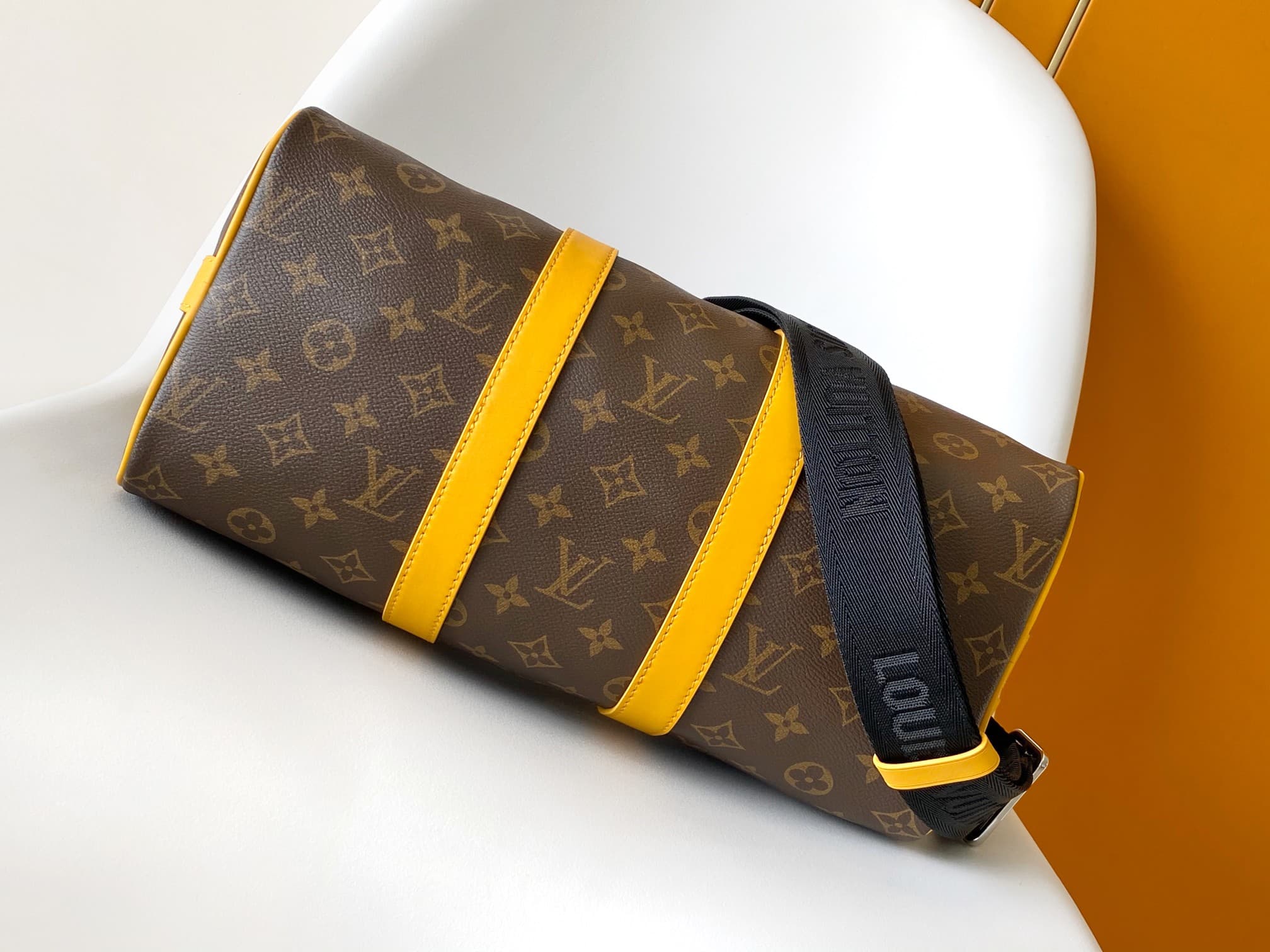 Louis Vuitton Keepall Bandoulière 35 Duffle Bag M13201