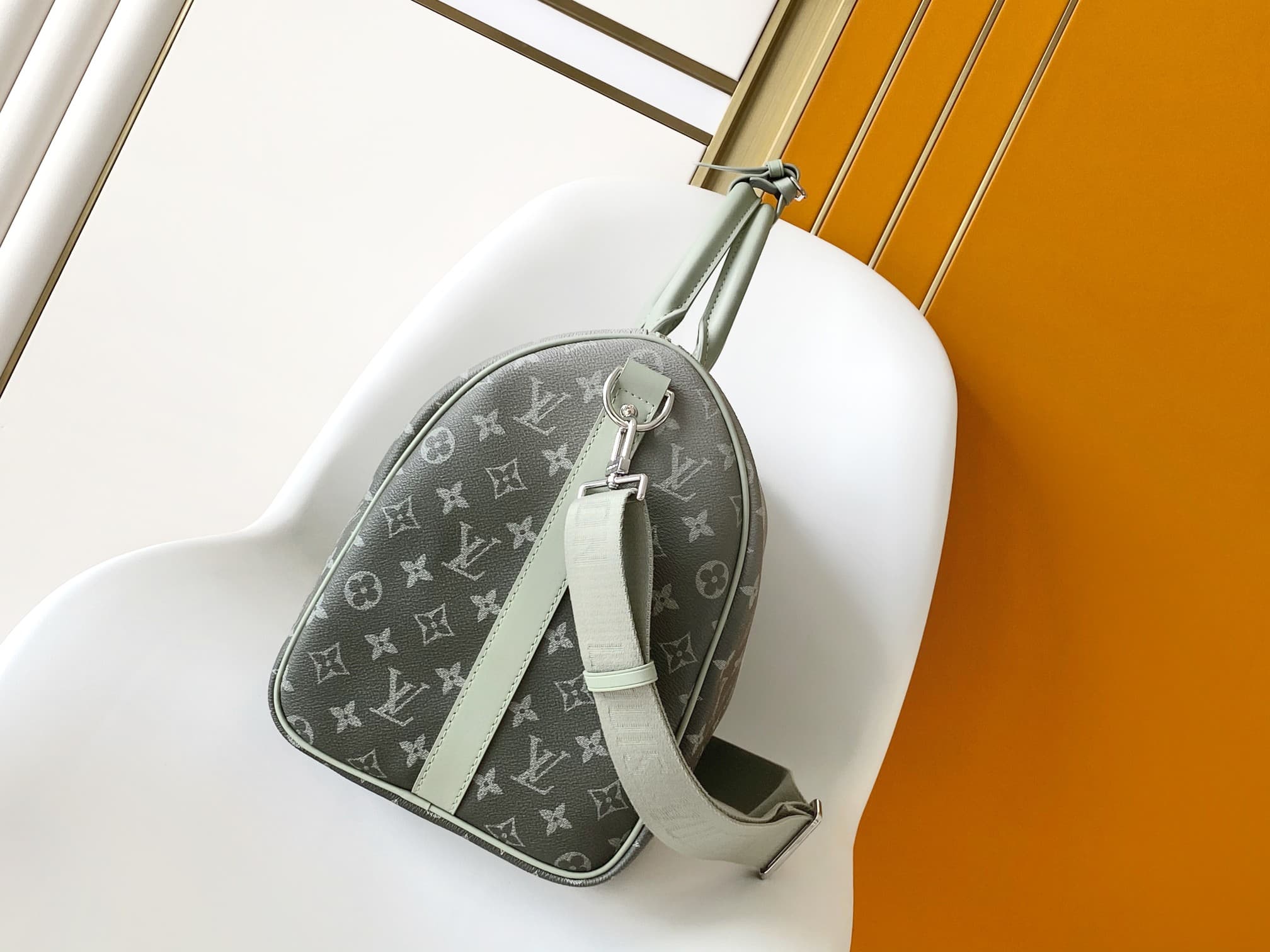 Louis Vuitton Keepall Bandoulière 45 Duffle Bag M11718