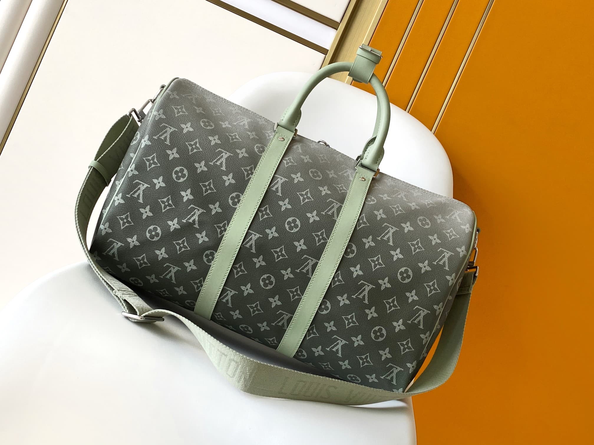 Louis Vuitton Keepall Bandoulière 45 Duffle Bag M11718