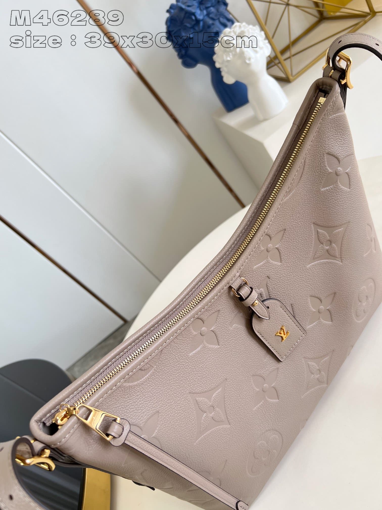 Louis Vuitton CarryAll MM Handbag M46292