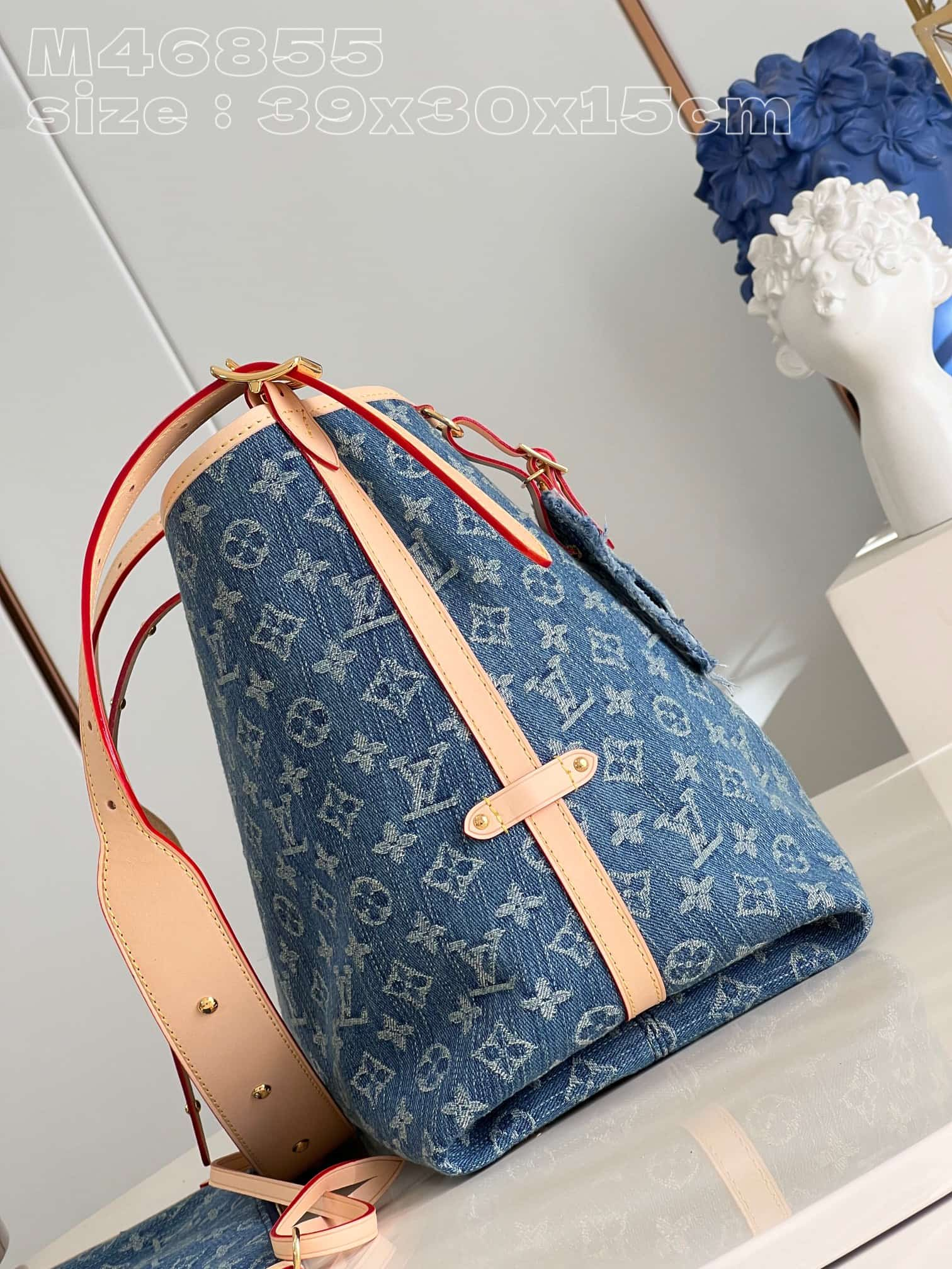 Louis Vuitton CarryAll MM Handbag M46855