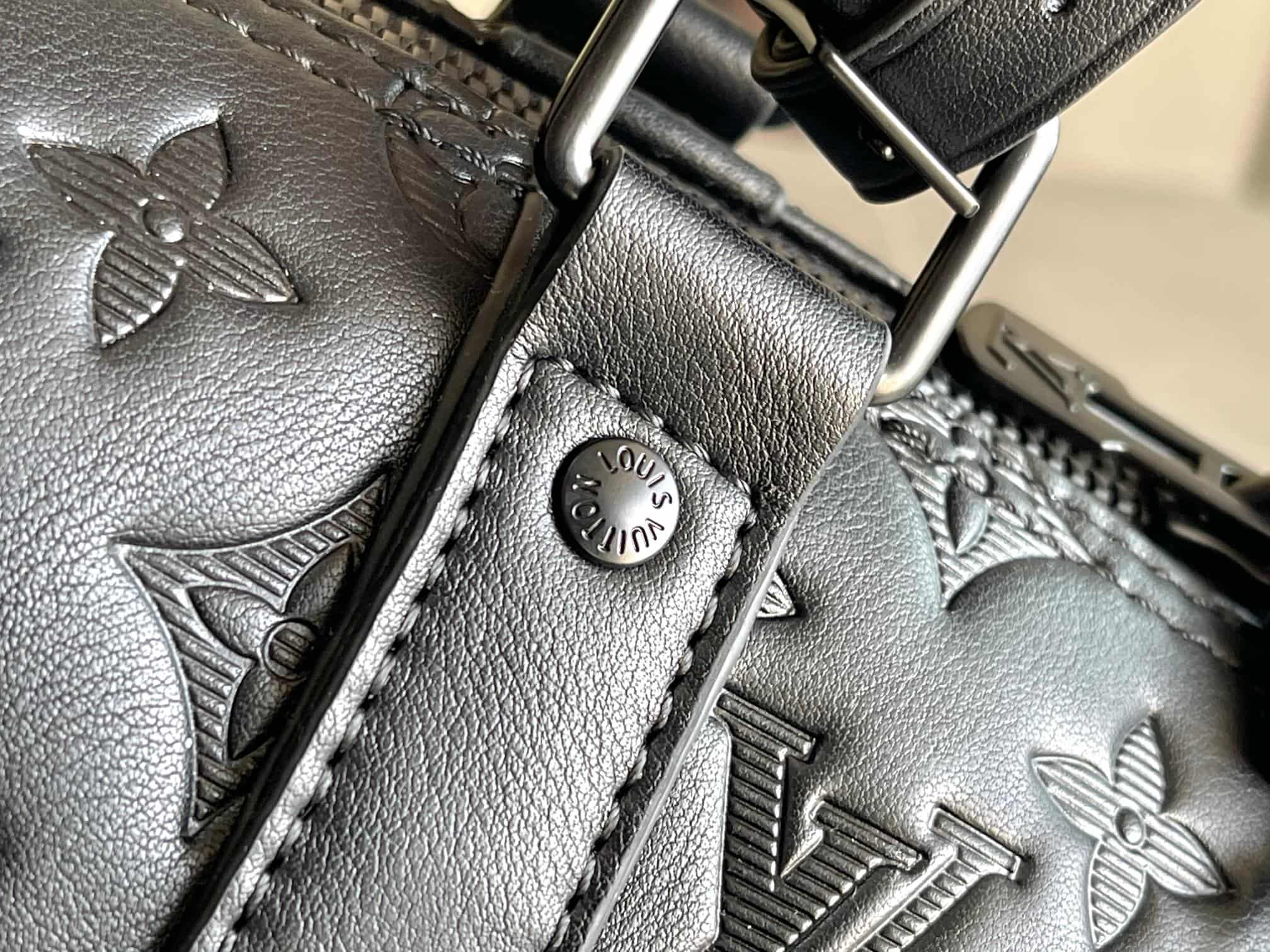 Louis Vuitton Keepall Bandoulière 50 Duffle Bag M44810