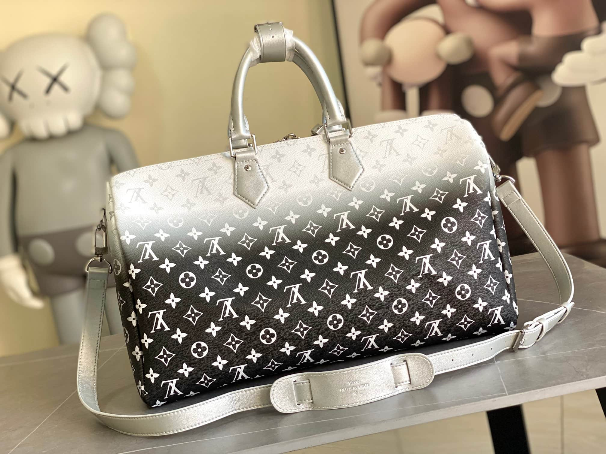 Louis Vuitton Keepall Bandoulière 45 Duffle Bag M12067