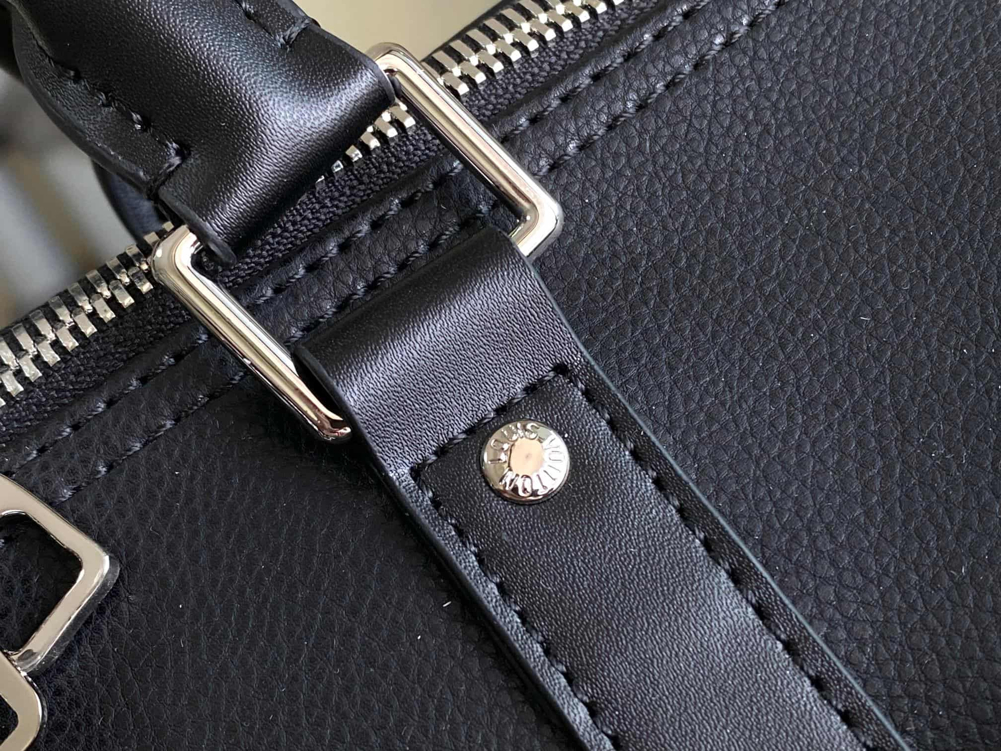 Louis Vuitton Keepall Bandoulière 50 Duffle Bag M12690