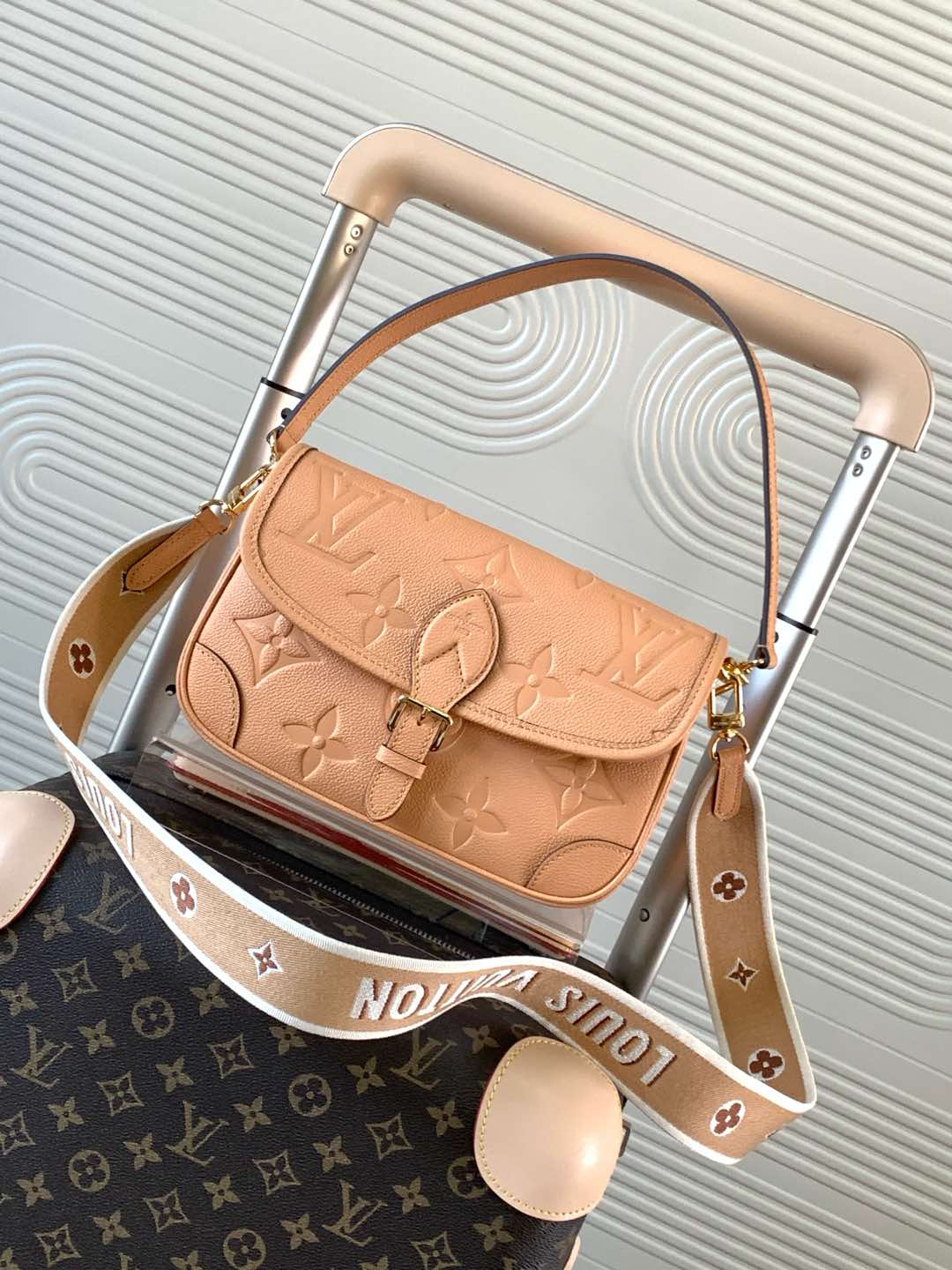 Louis Vuitton Diane Handbag M11817