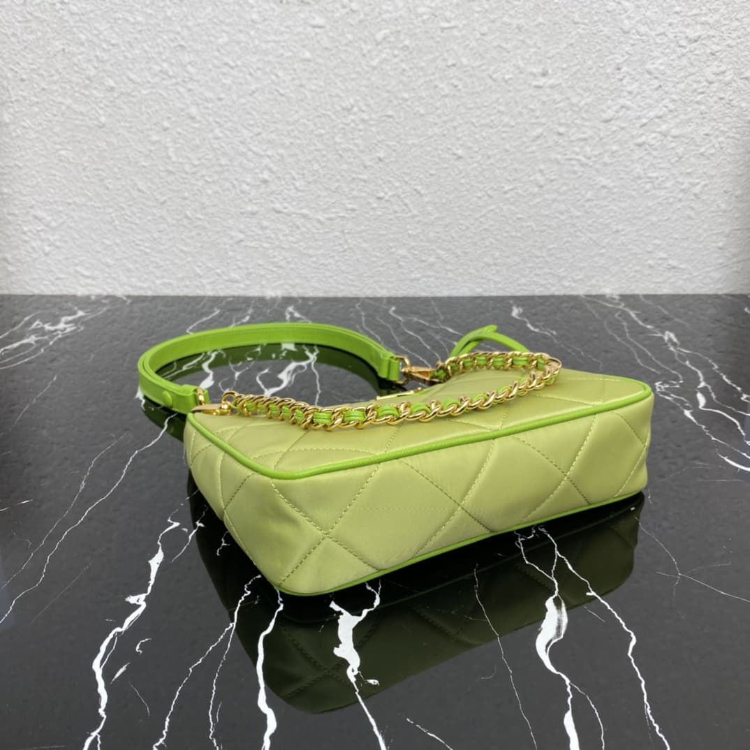 Prada Re-Edition 1995 Chaîne Re-Nylon mini-bag Light Green 1BC204