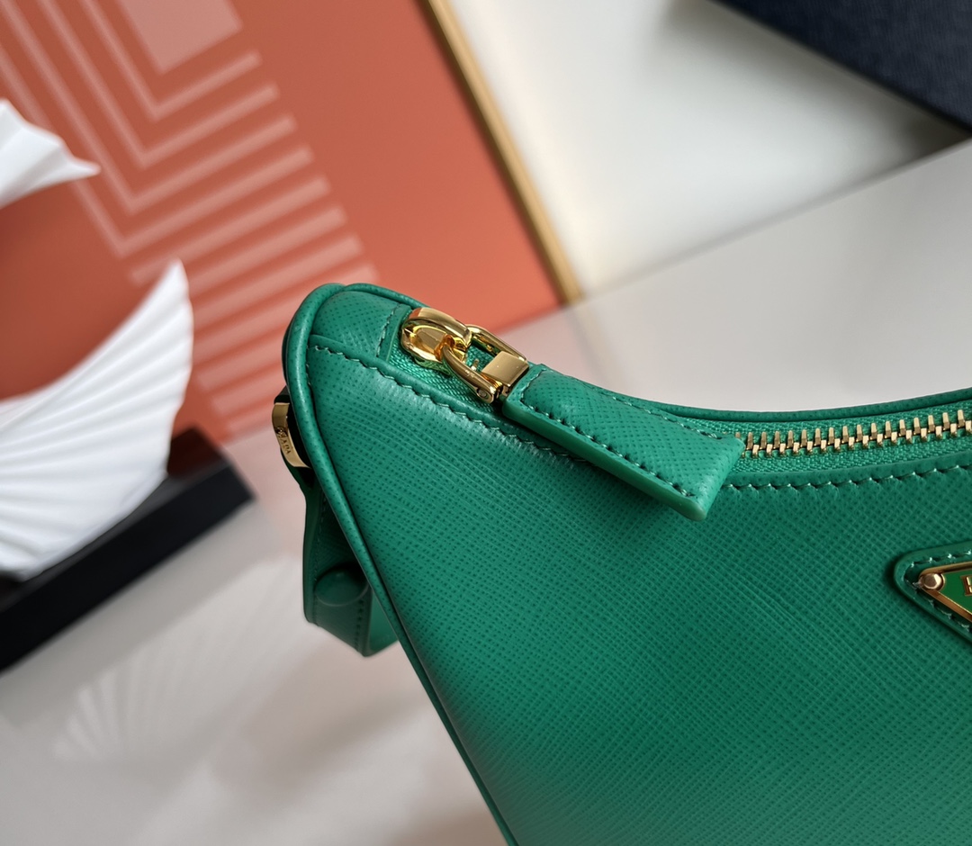 Prada Re-Edition Saffiano leather mini bag Green 1BC204