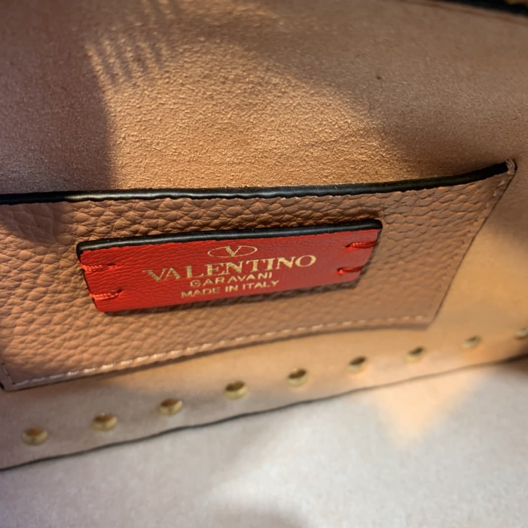 Valentino SMALL ROCKSTUD GRAINY CALFSKIN CROSSBODY BAG VA0018