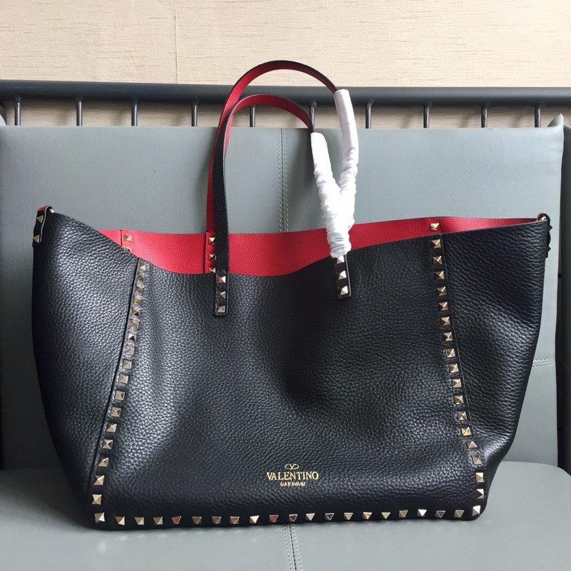 Valentino ROCKSTUD GRAINY CALFSKIN TOTE Double Sided Shopping Bag VA0020