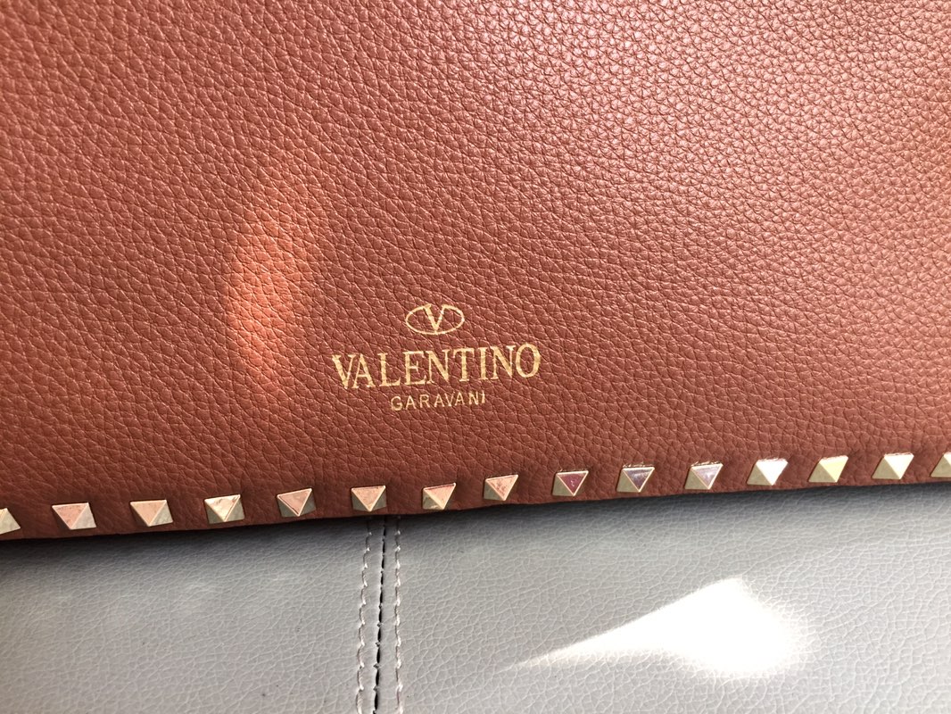 Valentino ROCKSTUD GRAINY CALFSKIN TOTE Double Sided Shopping Bag VA0021