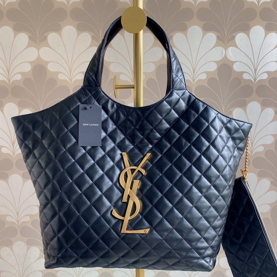 YSL ICARE maxi shopping bag in quilted lambskin Black 698651