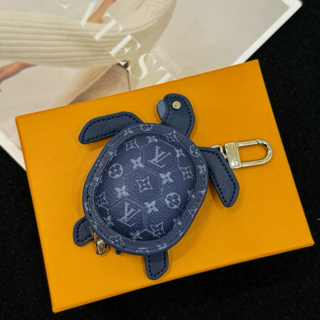 Louis Vuitton Turtle Pouch Bag Charm MBA0011