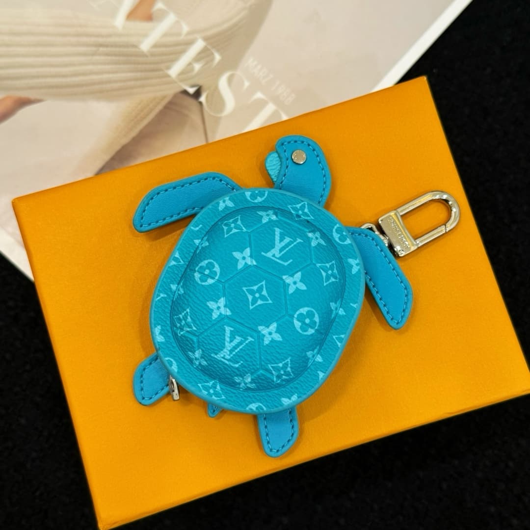 Louis Vuitton Turtle Pouch Bag Charm MBA0011