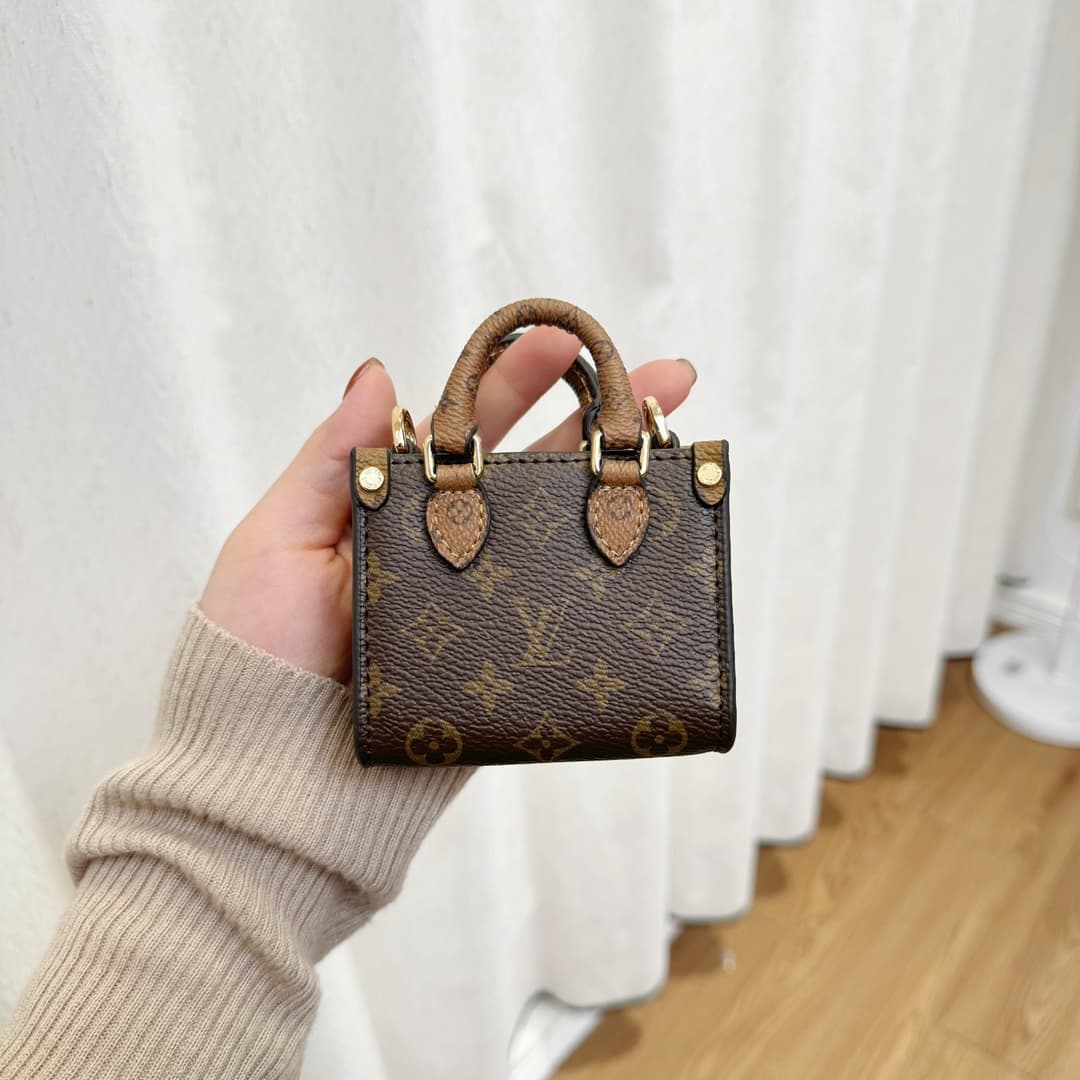 Louis Vuitton On The Go Micro Bag MBA0029