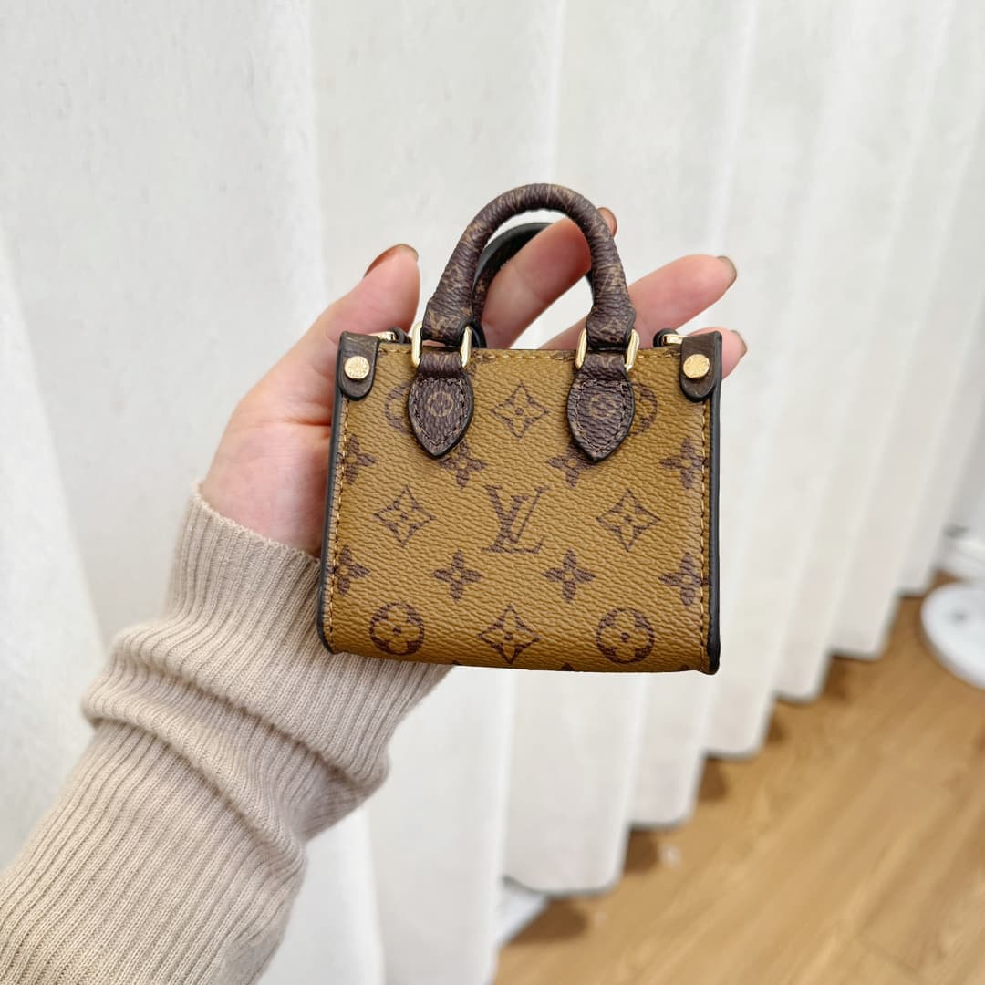 Louis Vuitton On The Go Micro Bag MBA0029