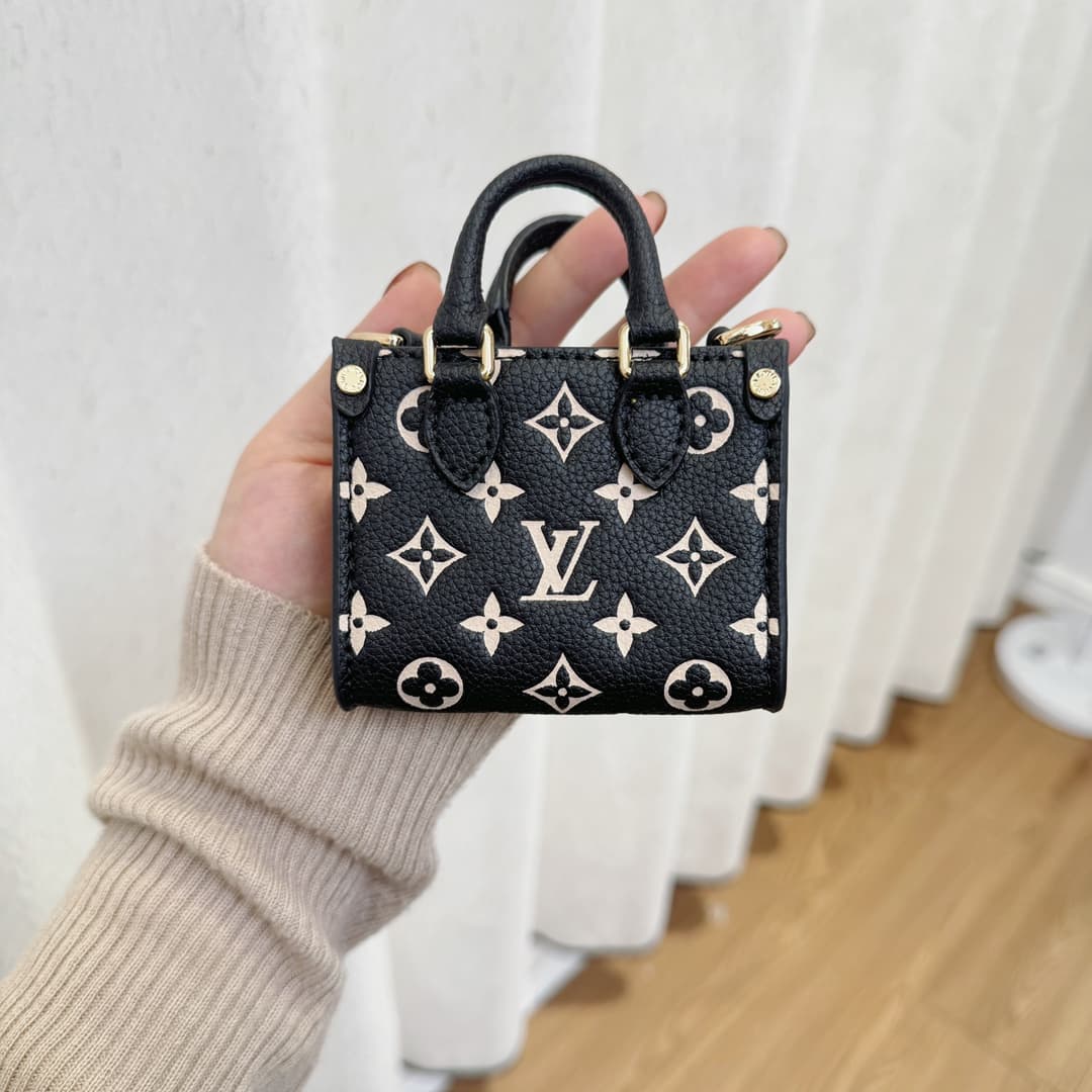 Louis Vuitton On The Go Micro Bag MBA0029